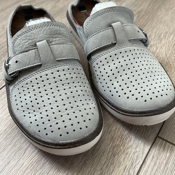 NWOT Merrell Select Grip Perforated Slip On Mules Sz 8 or EU 38.5 - Picture 2 of 8